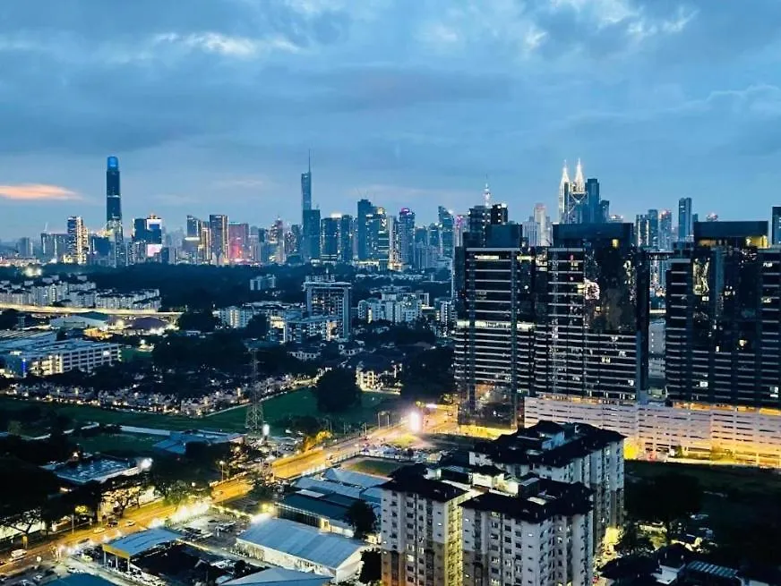 2Br 4Pax Reizz Residences Jalan Ampang With Balcony And City Views Apartment