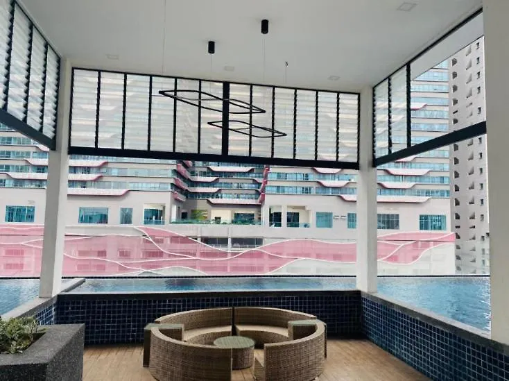 Apartment 2Br 4Pax Reizz Residences Jalan Ampang With Balcony And City Views